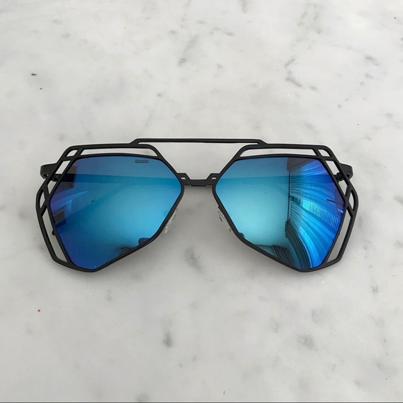 Blue Mirrored Aviator Sunglasses - Picture 6 of 8